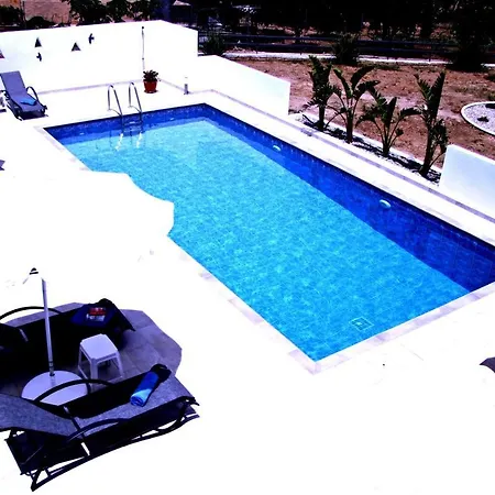 Hotel Xenos 4 - Luxury With Private Swimming Pool Near The Sea 4*