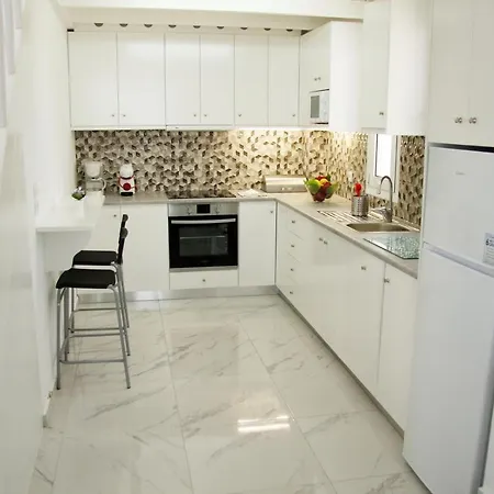 Hotel Xenos 4 - Luxury With Private Swimming Pool Near The Sea 4*