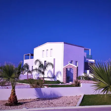 Hotel Xenos 4 - Luxury With Private Swimming Pool Near The Sea 4*