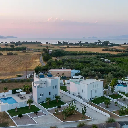 Hotel Xenos 4 - Luxury With Private Swimming Pool Near The Sea