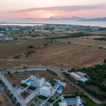 Xenos 4 - Luxury With Private Swimming Pool Near The Sea
