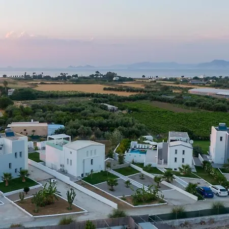 Hotel Xenos 4 - Luxury With Private Swimming Pool Near The Sea