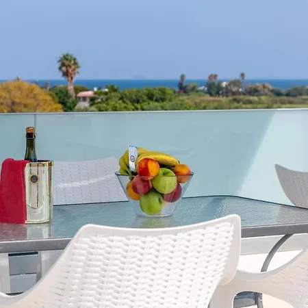 Xenos 4 - Luxury With Private Swimming Pool Near The Sea